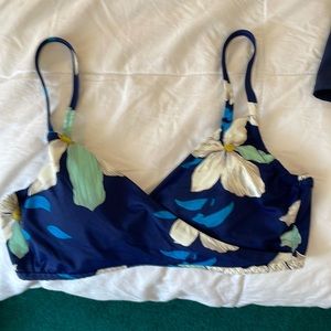 Lands End bikini top; 36A, 34B, cross-cross look, blue, off-white, teal